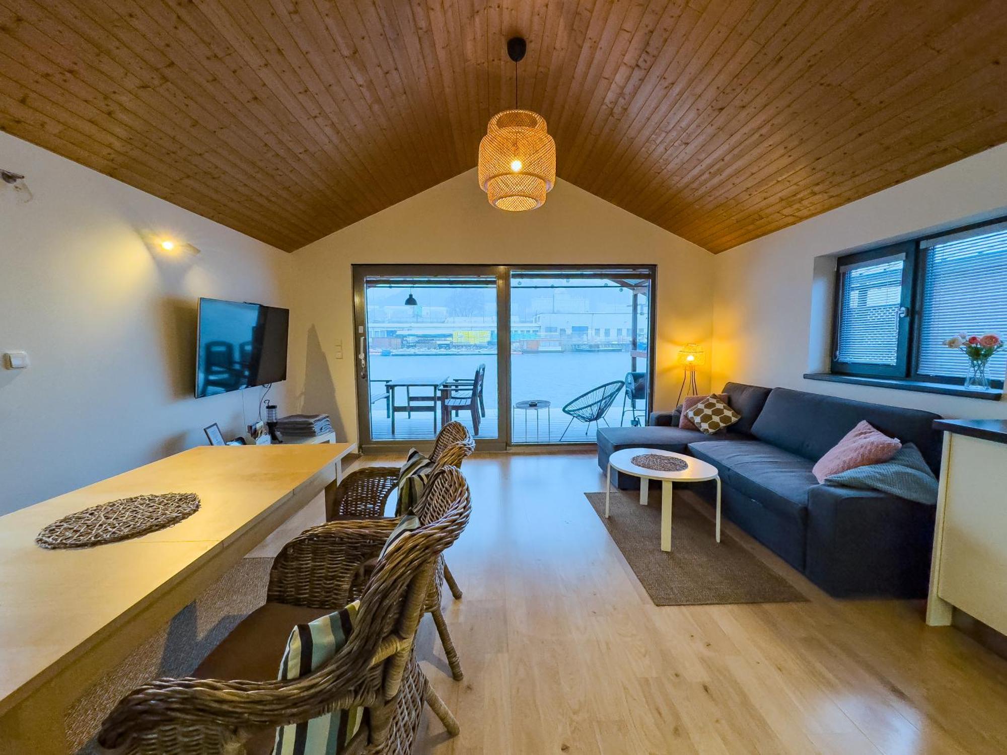 Houseboat Franklin - Houseboats Benjamin & Franklin Hotel na wodzie