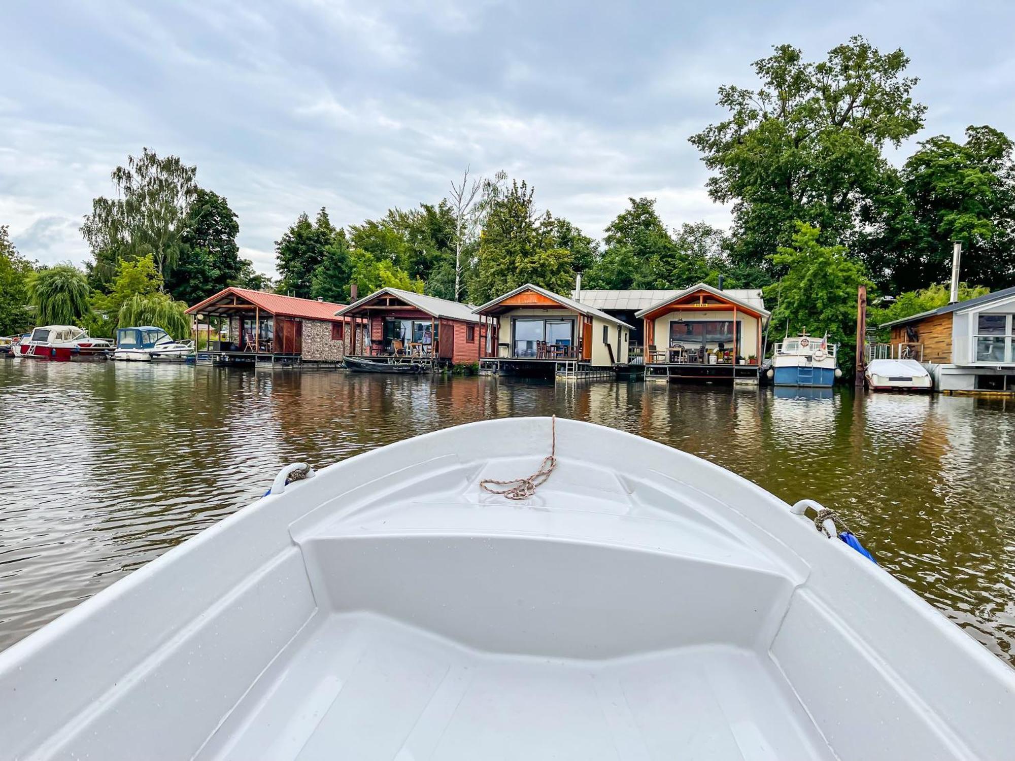 Houseboat Franklin - Houseboats Benjamin & Franklin Hotel na wodzie *